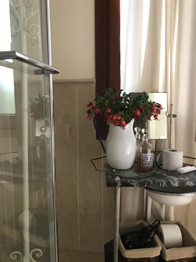 Al Melograno - Room & Breakfast โบโลญญา ภายนอก รูปภาพ