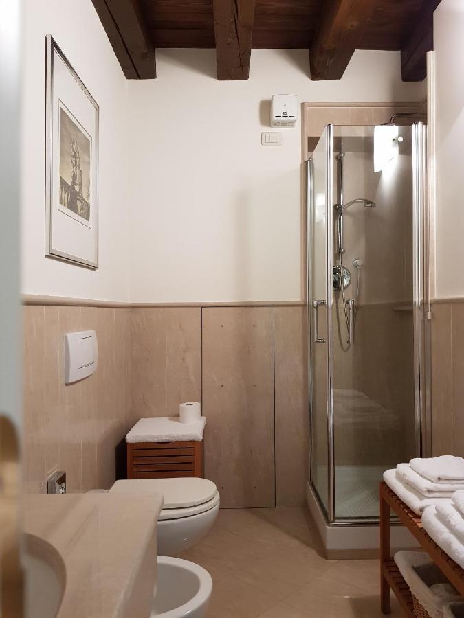 Al Melograno - Room & Breakfast โบโลญญา ภายนอก รูปภาพ