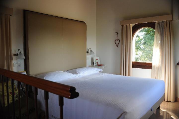 Al Melograno - Room & Breakfast โบโลญญา ภายนอก รูปภาพ
